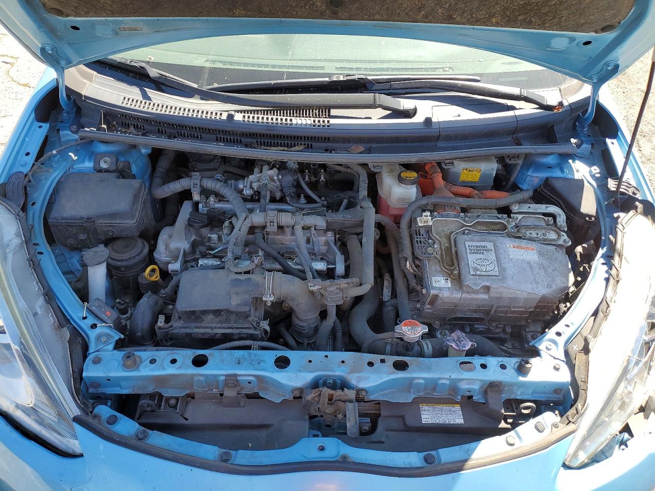 2015 TOYOTA PRIUS C TWO photo 21