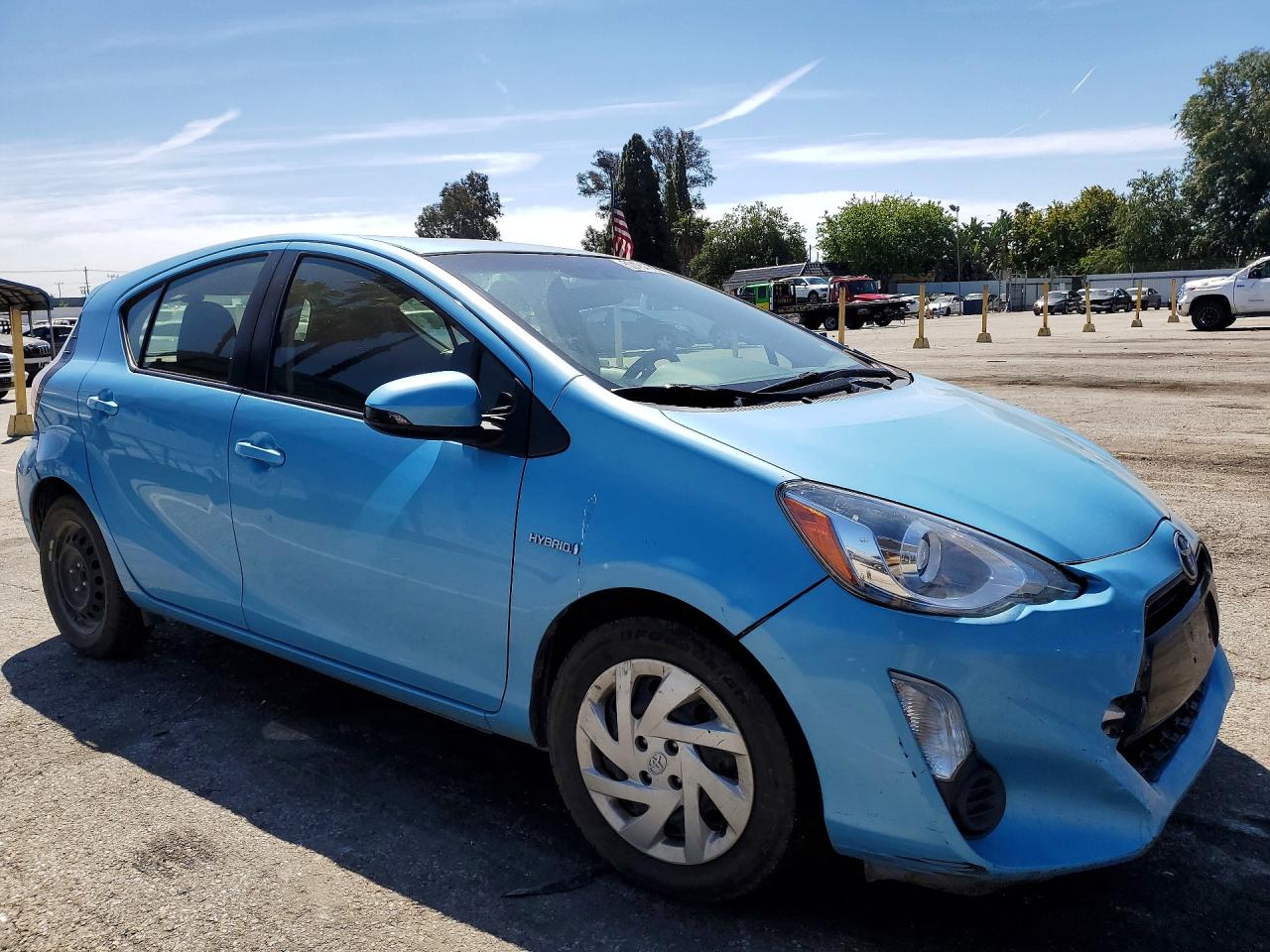 2015 TOYOTA PRIUS C TWO photo 7