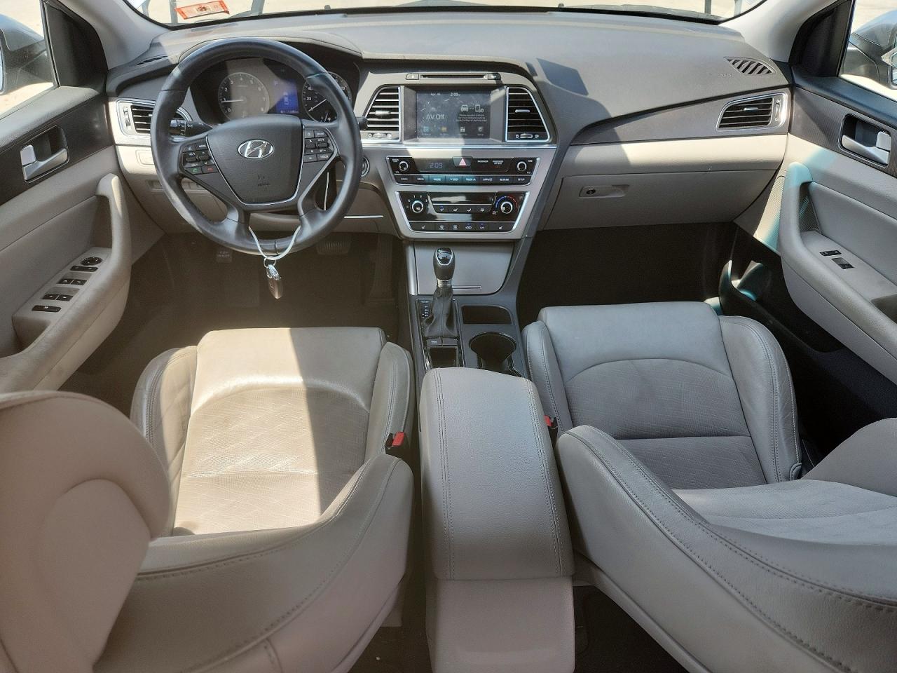 2017 HYUNDAI SONATA SPORT photo 22