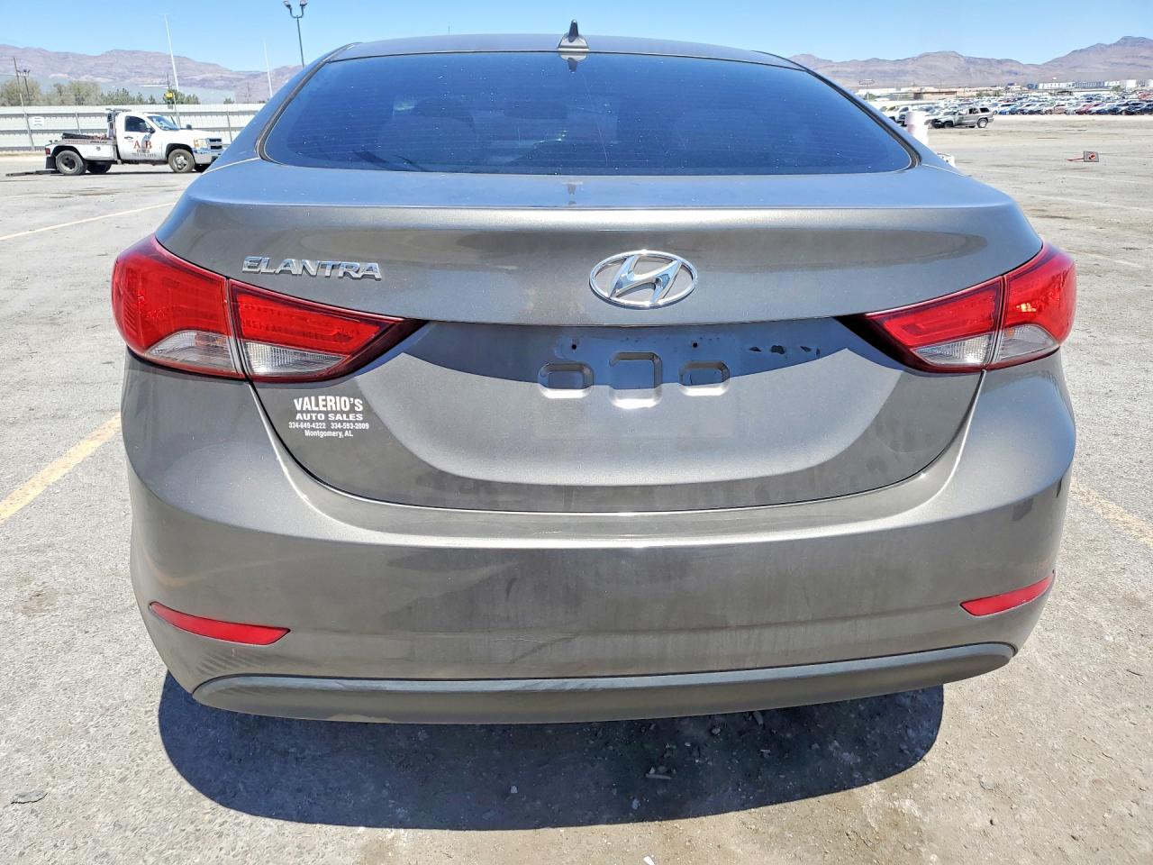 2016 HYUNDAI ELANTRA SE photo 11