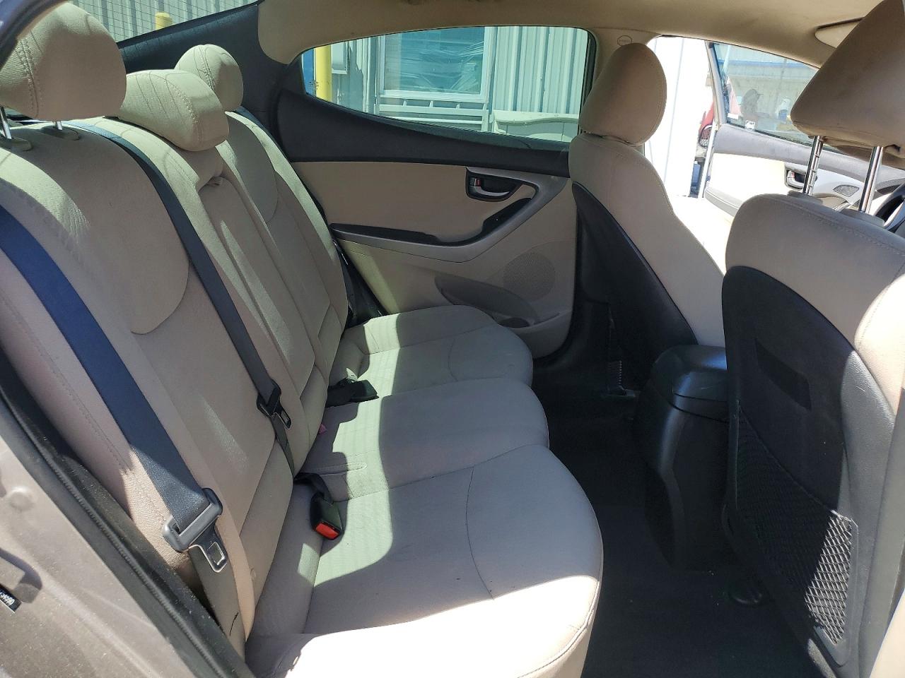 2016 HYUNDAI ELANTRA SE photo 19