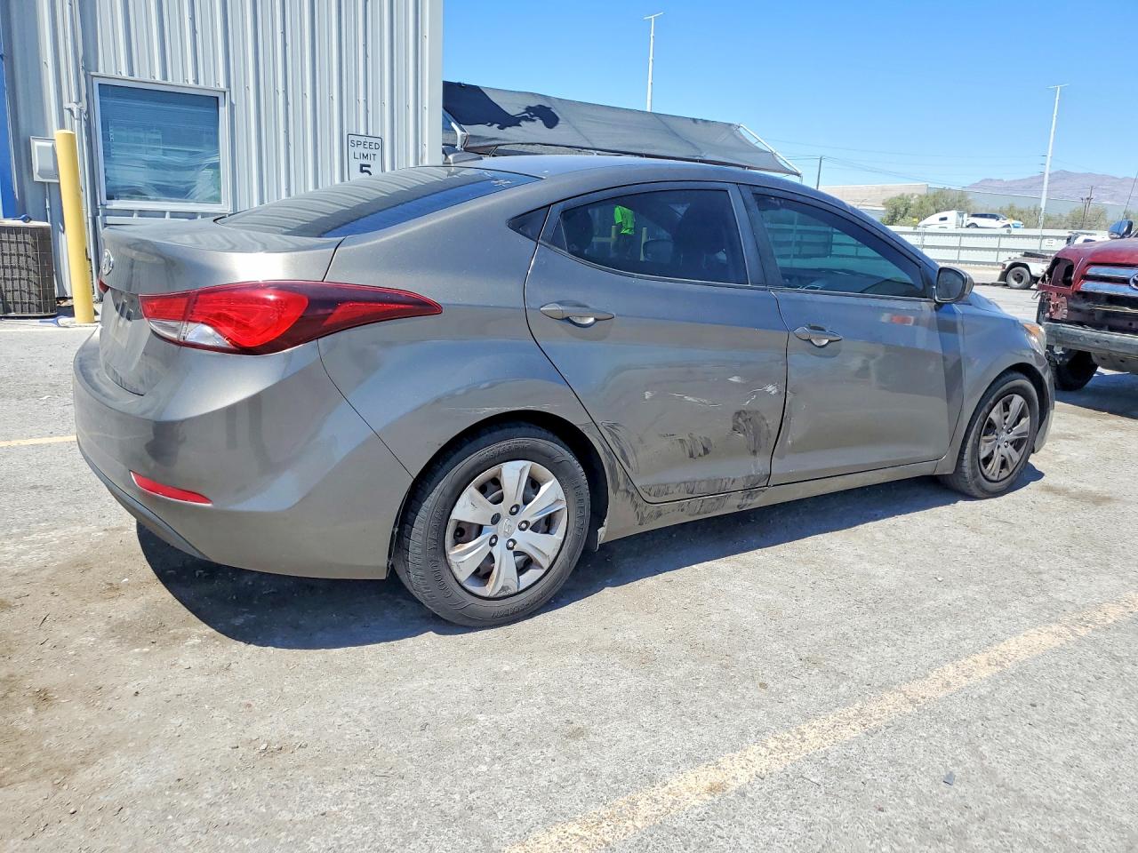 2016 HYUNDAI ELANTRA SE photo 5