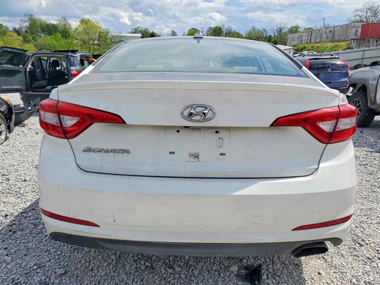2016 HYUNDAI SONATA SE photo 13