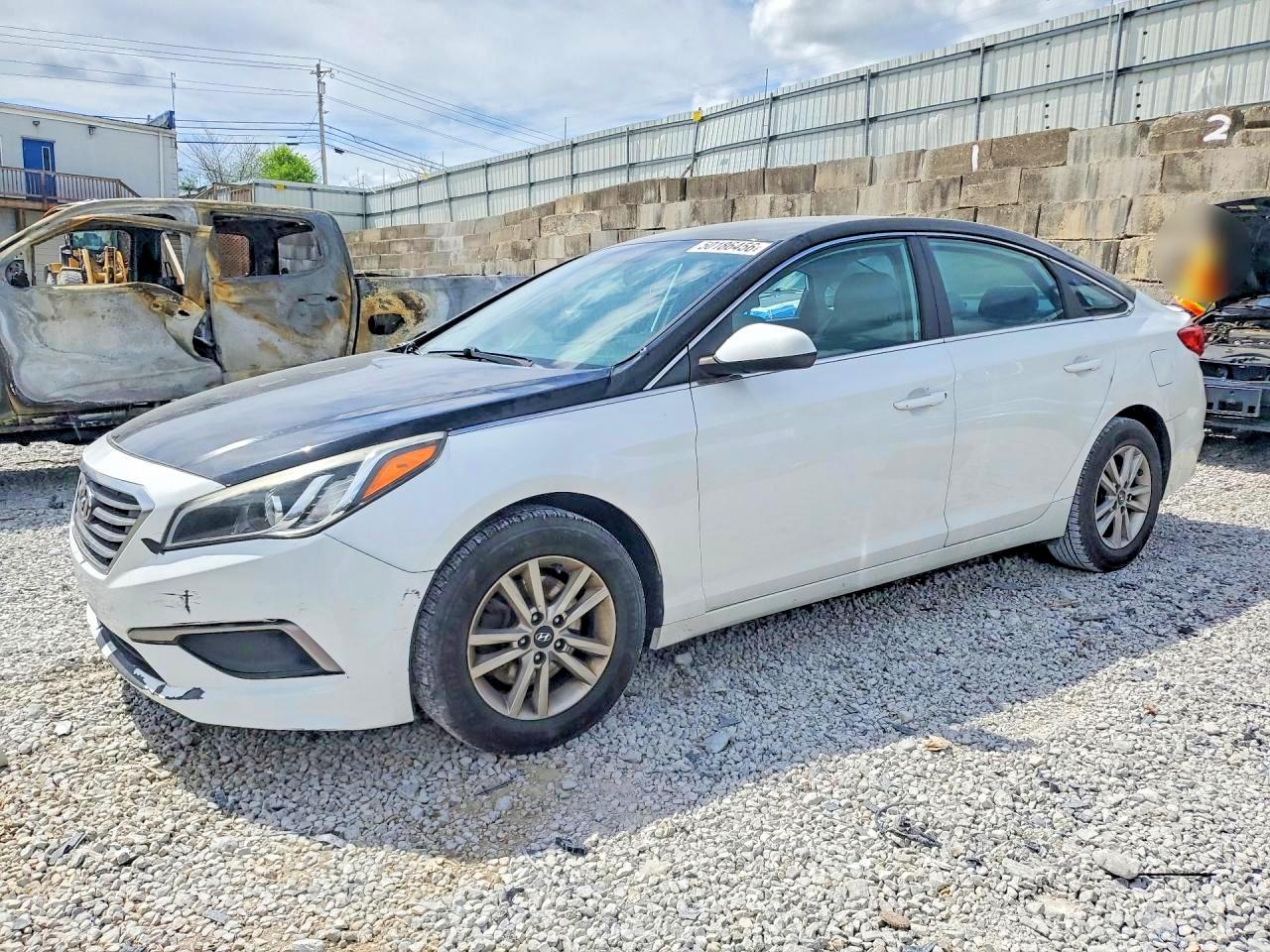 2016 HYUNDAI SONATA SE photo 2