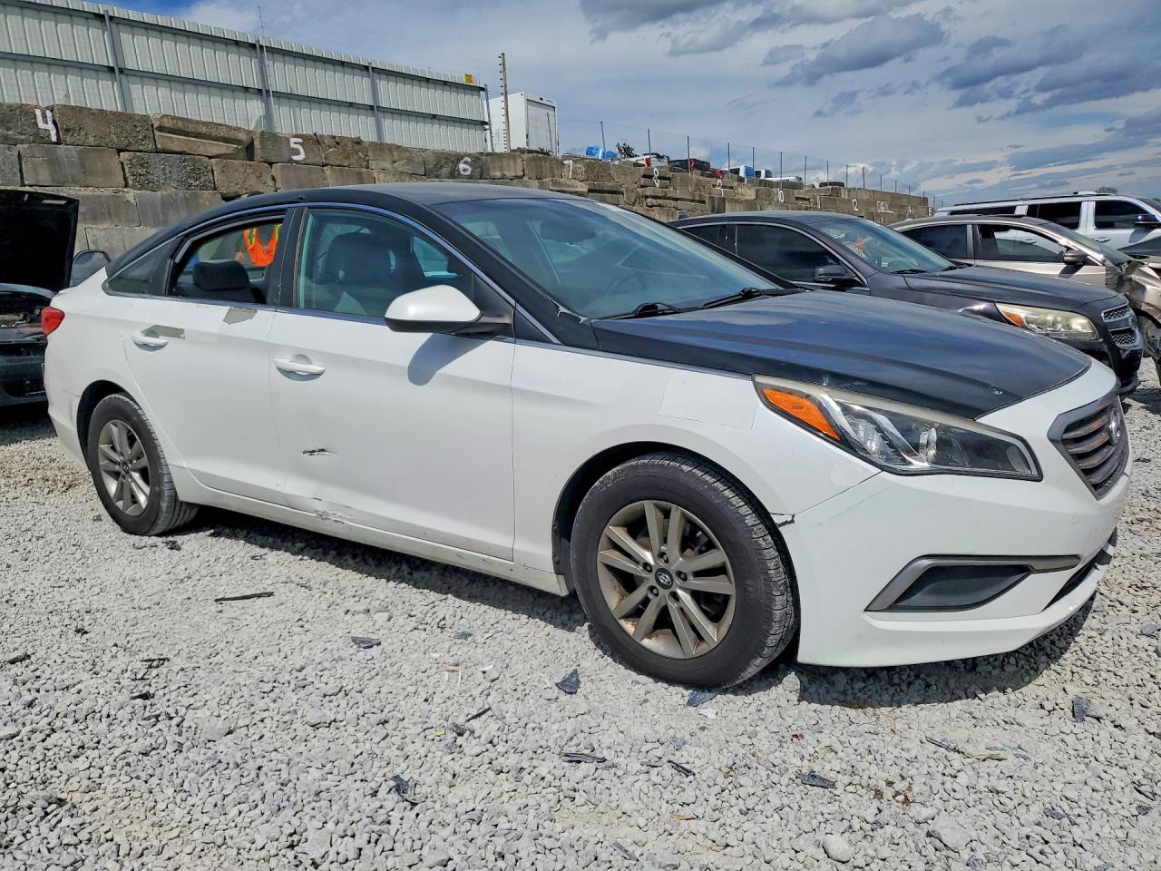 2016 HYUNDAI SONATA SE photo 9