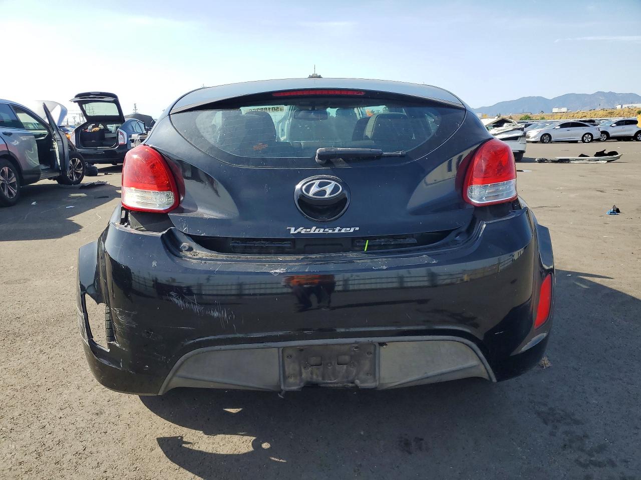 2013 HYUNDAI VELOSTER BASE photo 16