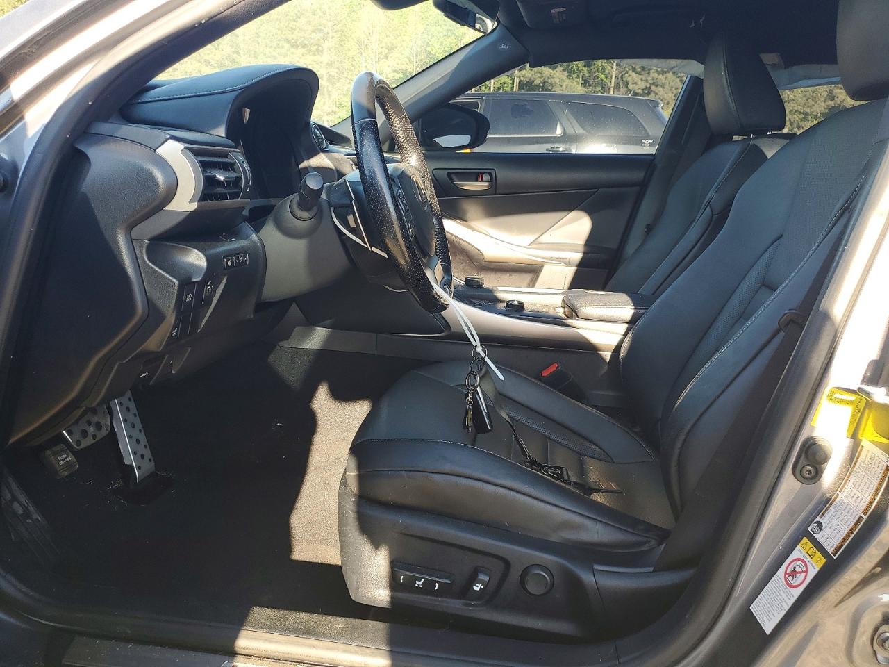 2017 LEXUS IS 200T photo 13