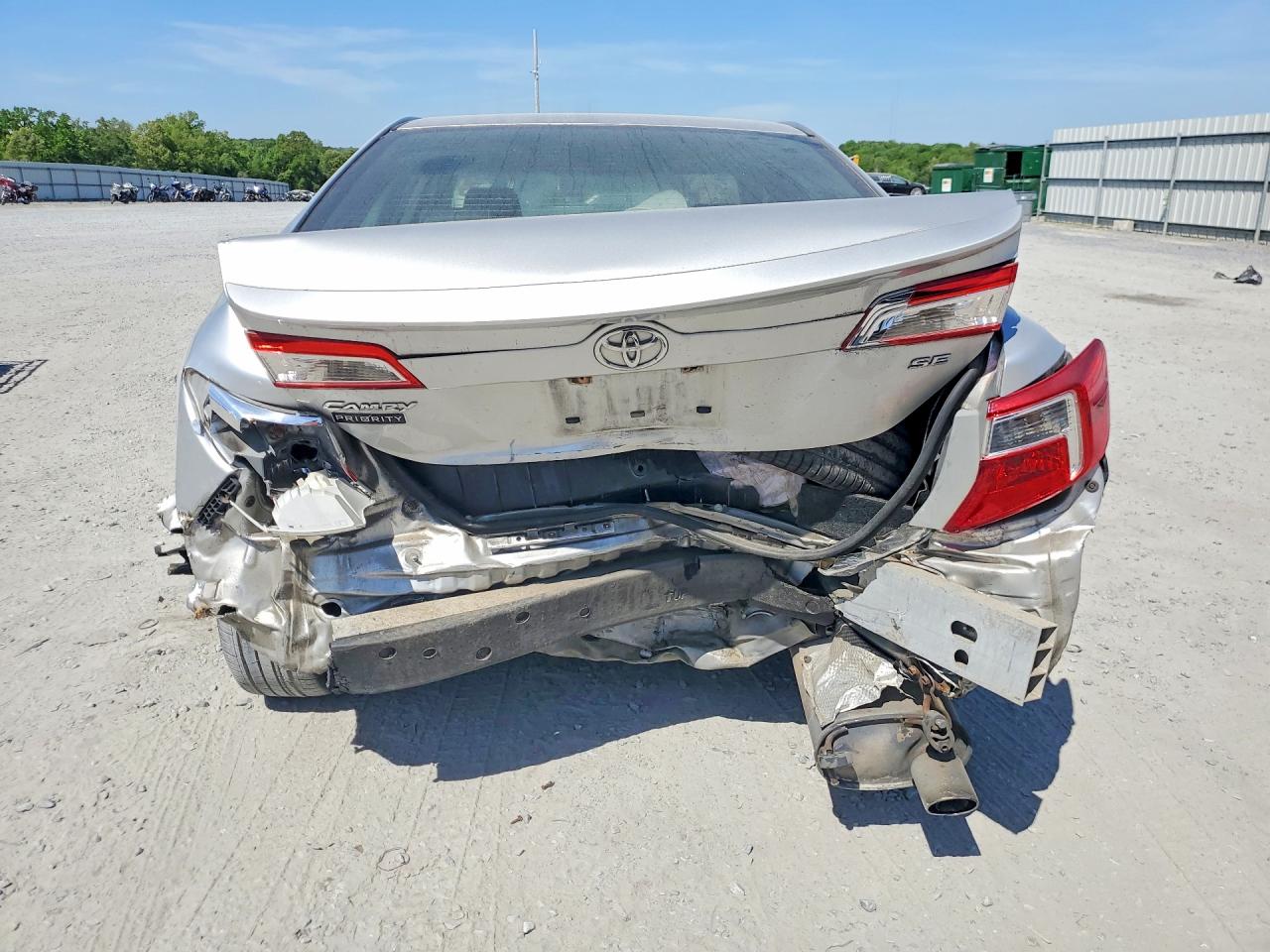 2014 TOYOTA CAMRY SE photo 6