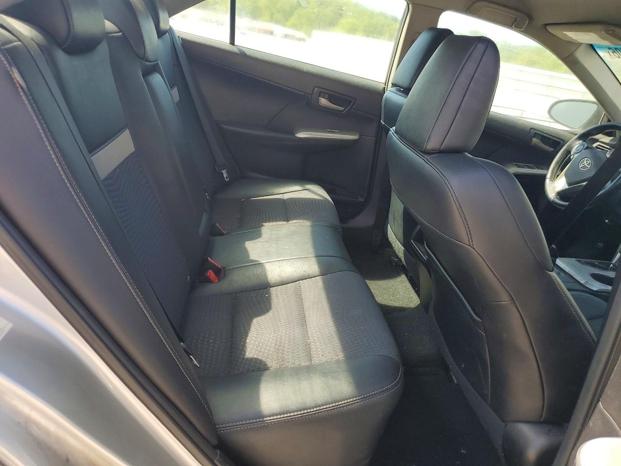 2014 TOYOTA CAMRY SE photo 10