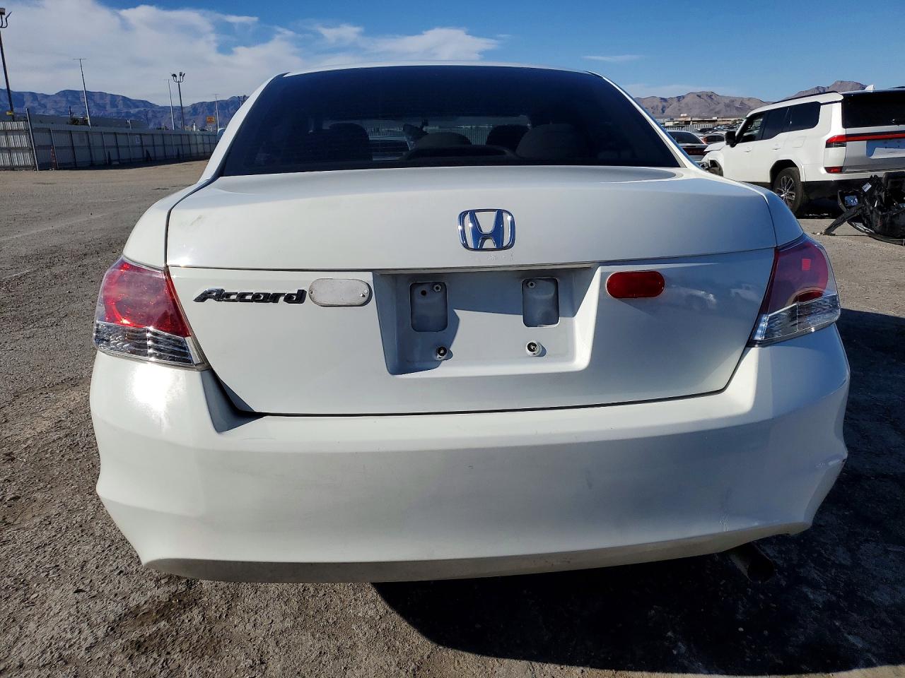 2010 HONDA ACCORD LX photo 11