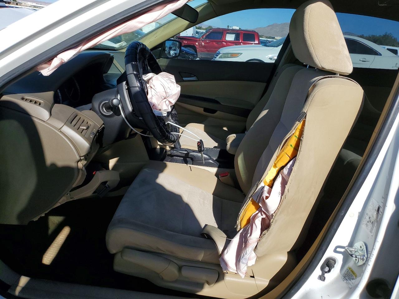 2010 HONDA ACCORD LX photo 13