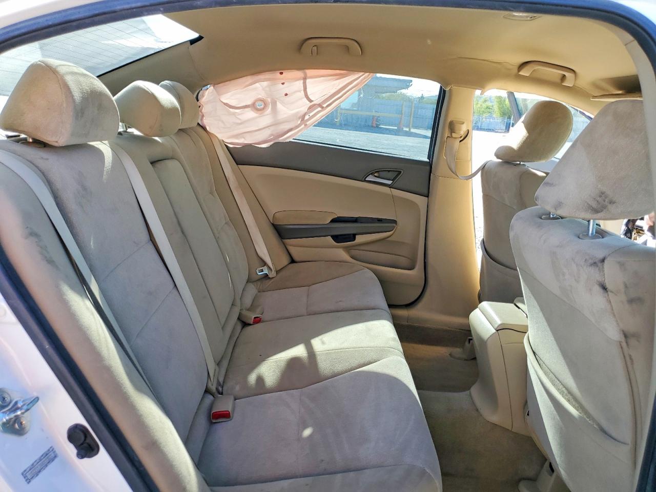 2010 HONDA ACCORD LX photo 19