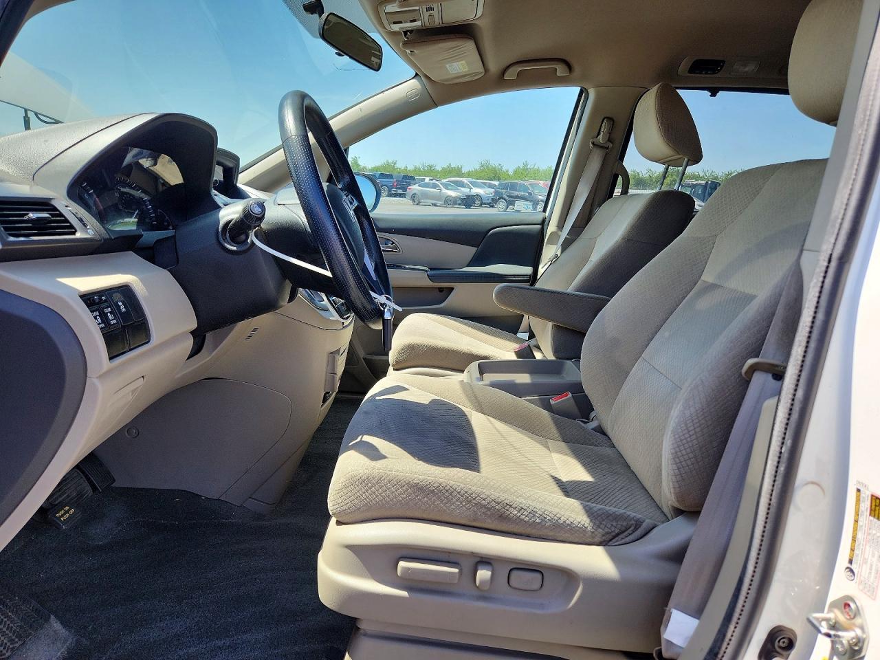 2016 HONDA ODYSSEY SE photo 19