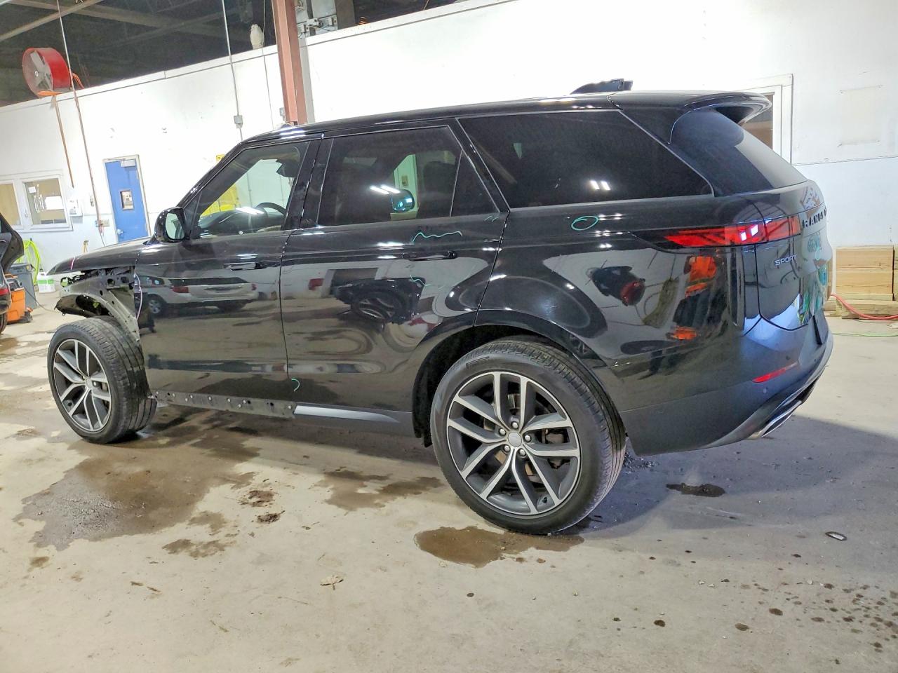 2023 LAND ROVER RANGE ROVER SPORT DYNAMIC SE photo 4
