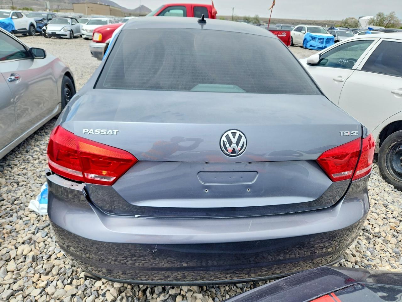 2014 VOLKSWAGEN PASSAT SE photo 16