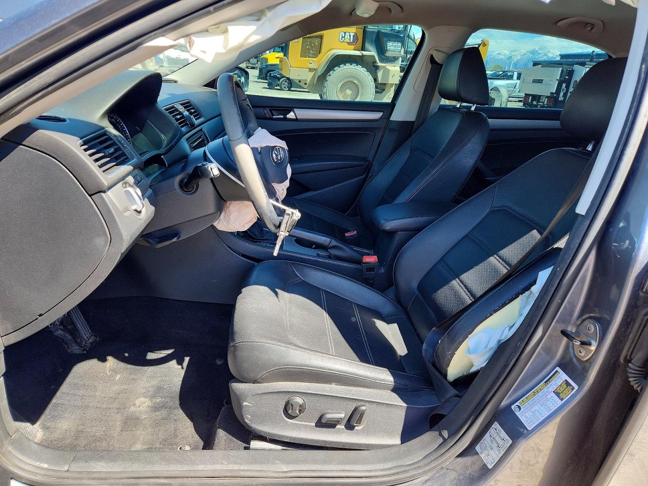 2014 VOLKSWAGEN PASSAT SE photo 19