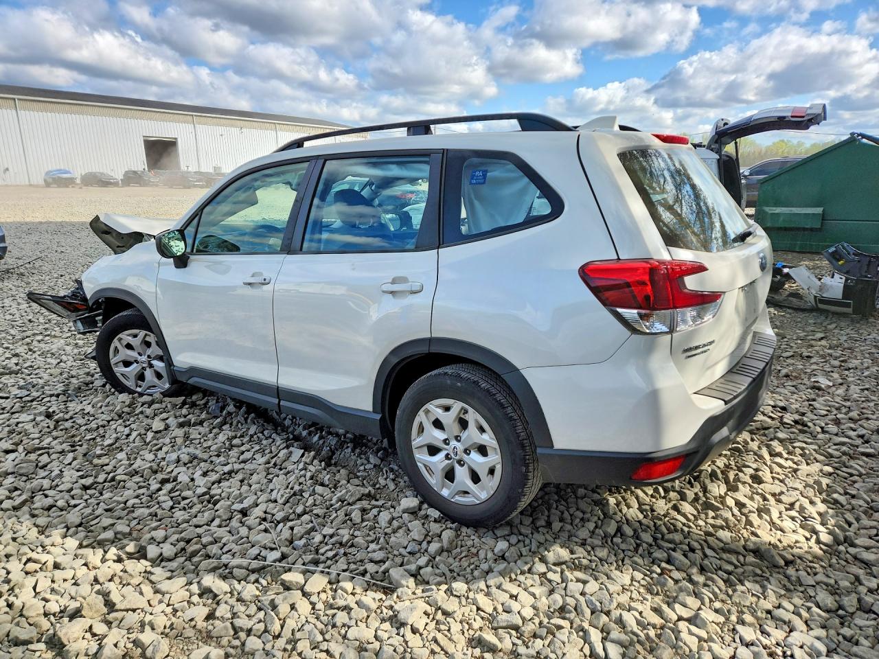2021 SUBARU FORESTER photo 3