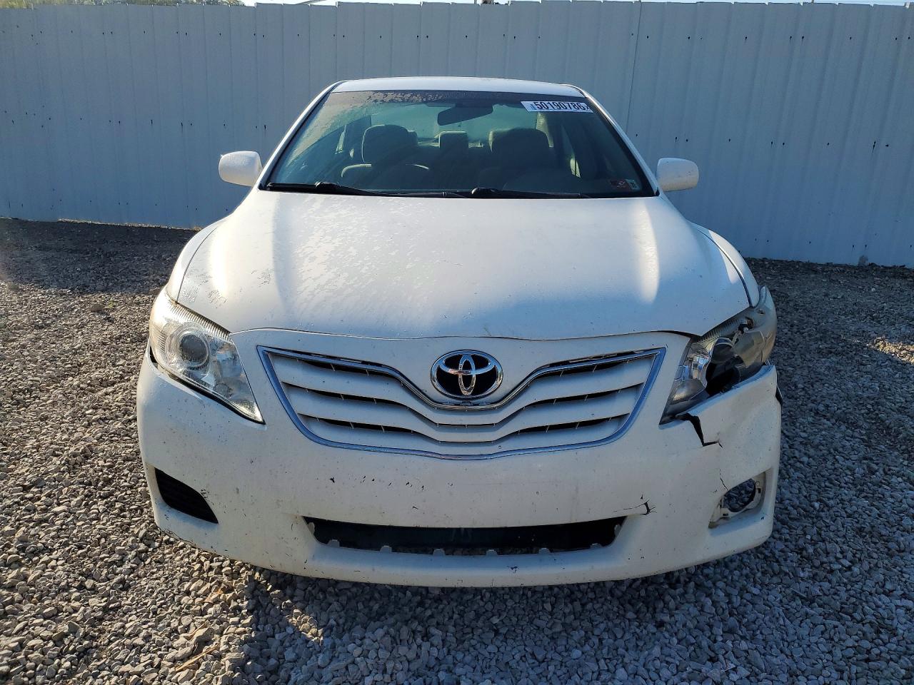 2011 TOYOTA CAMRY LE photo 13
