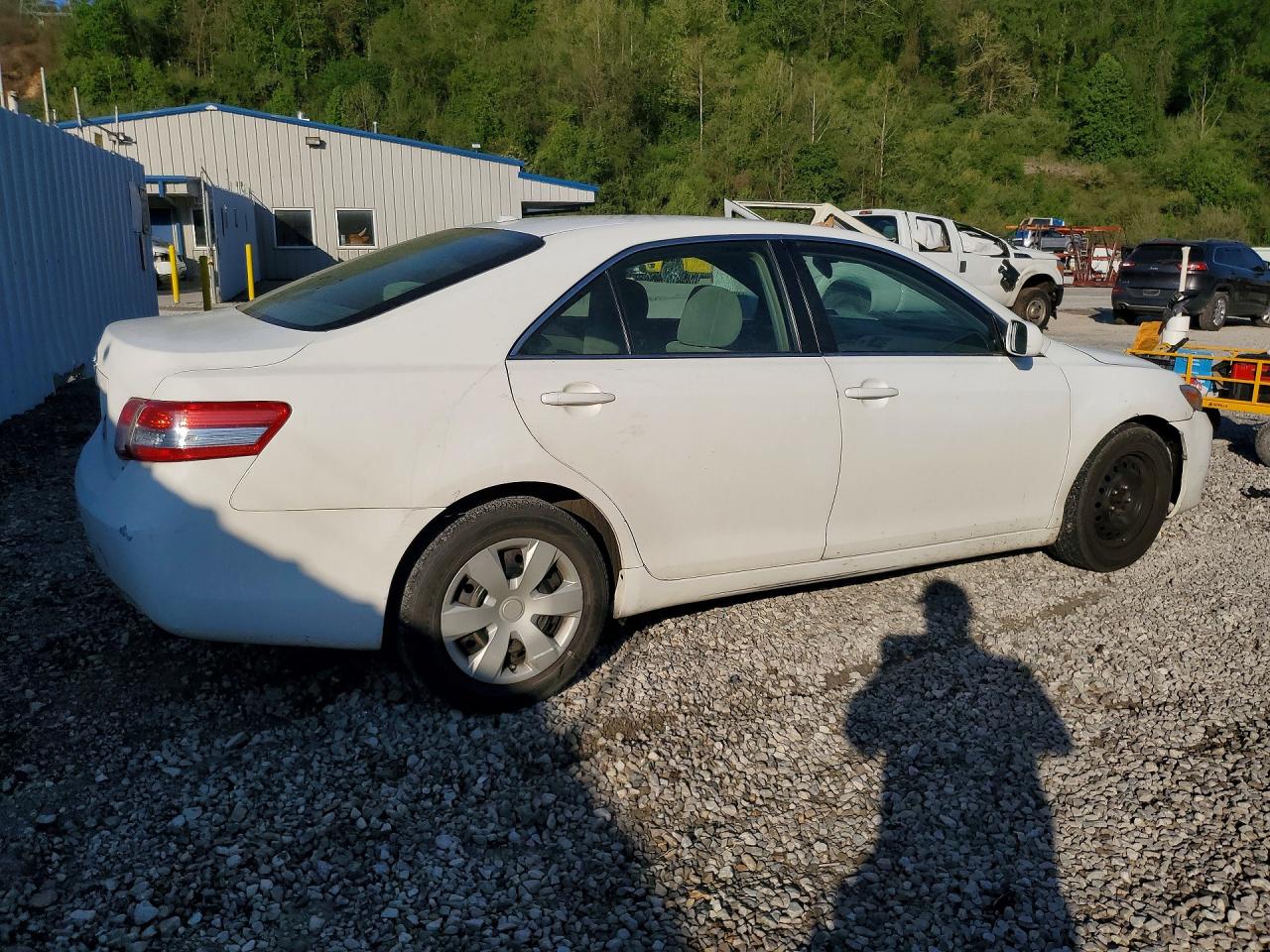 2011 TOYOTA CAMRY LE photo 7