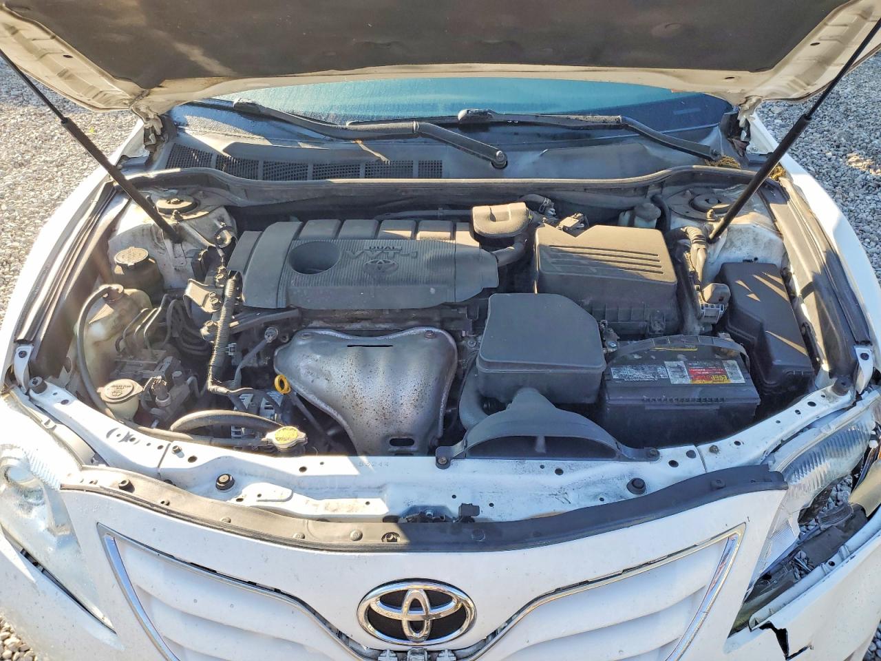 2011 TOYOTA CAMRY LE photo 31