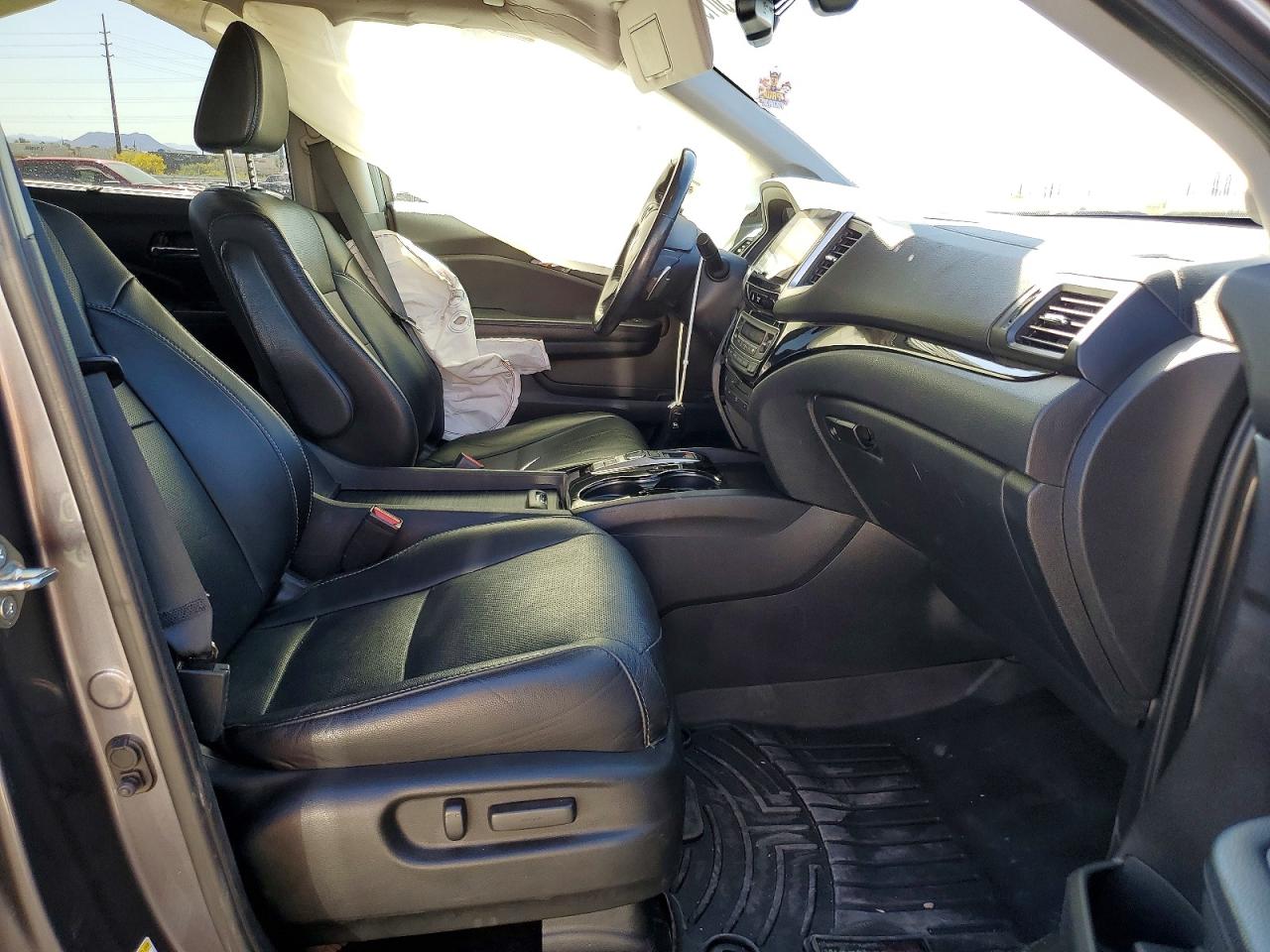 2016 HONDA PILOT ELITE photo 13