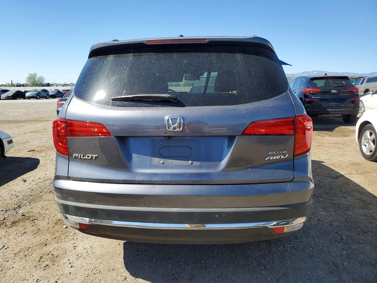 2016 HONDA PILOT ELITE photo 11