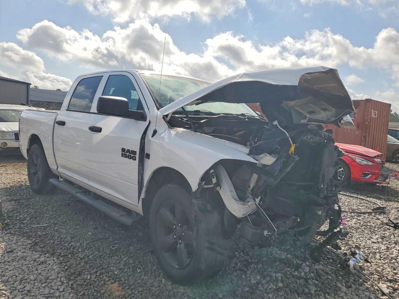 2017 RAM 1500 ST photo 4