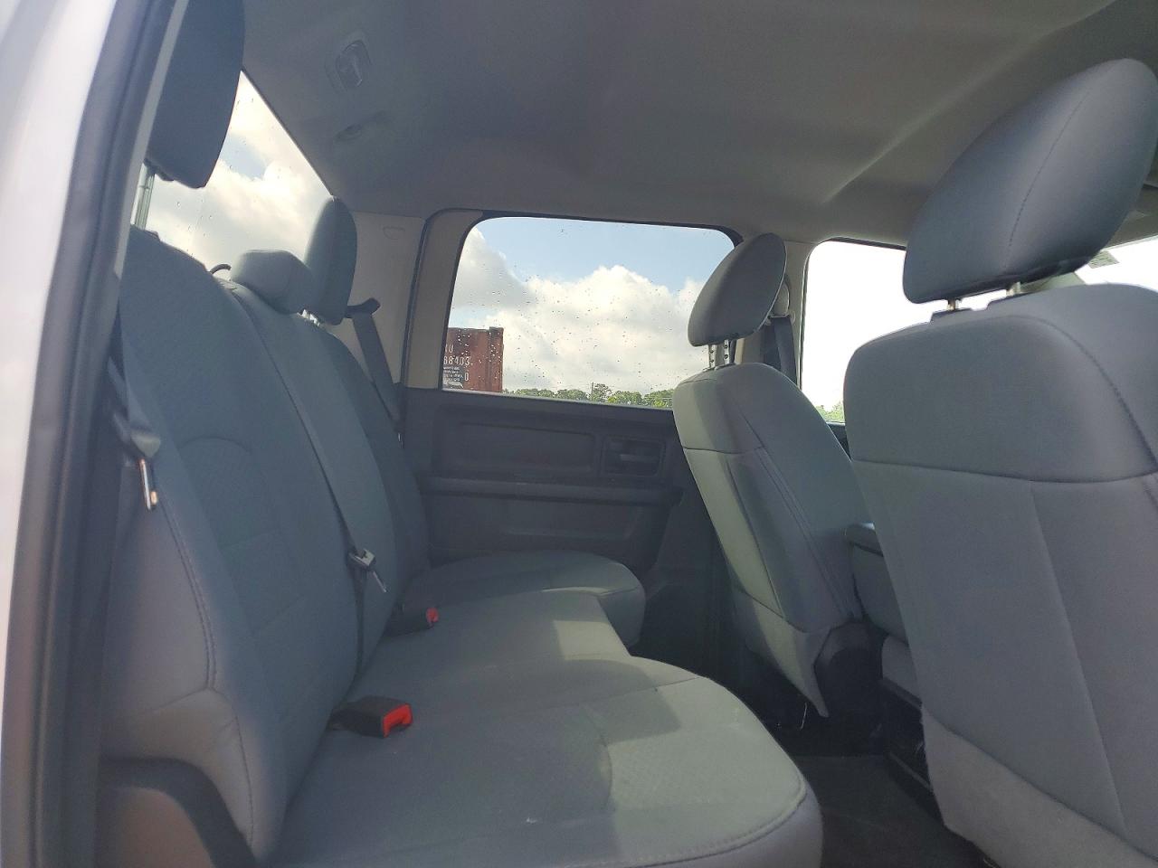 2017 RAM 1500 ST photo 10