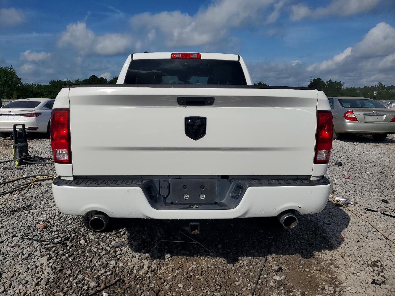 2017 RAM 1500 ST photo 6