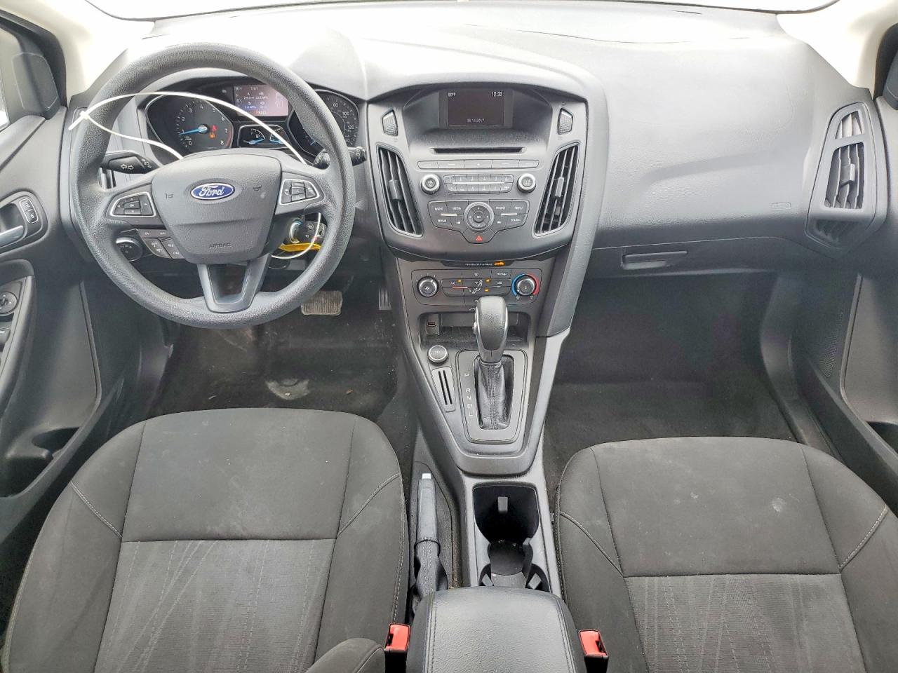 2017 FORD FOCUS SE photo 15