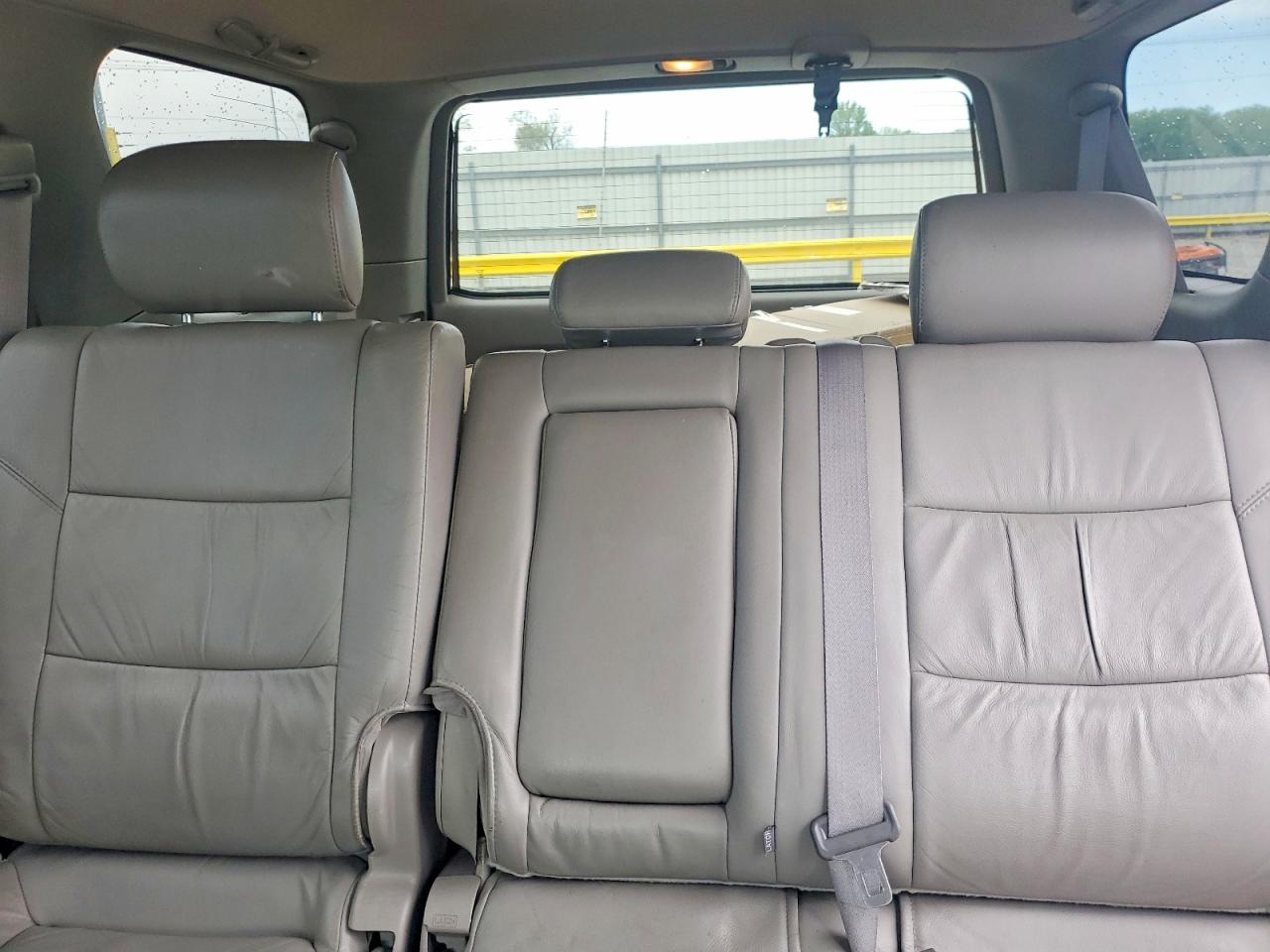 2003 TOYOTA SEQUOIA SR5 photo 19