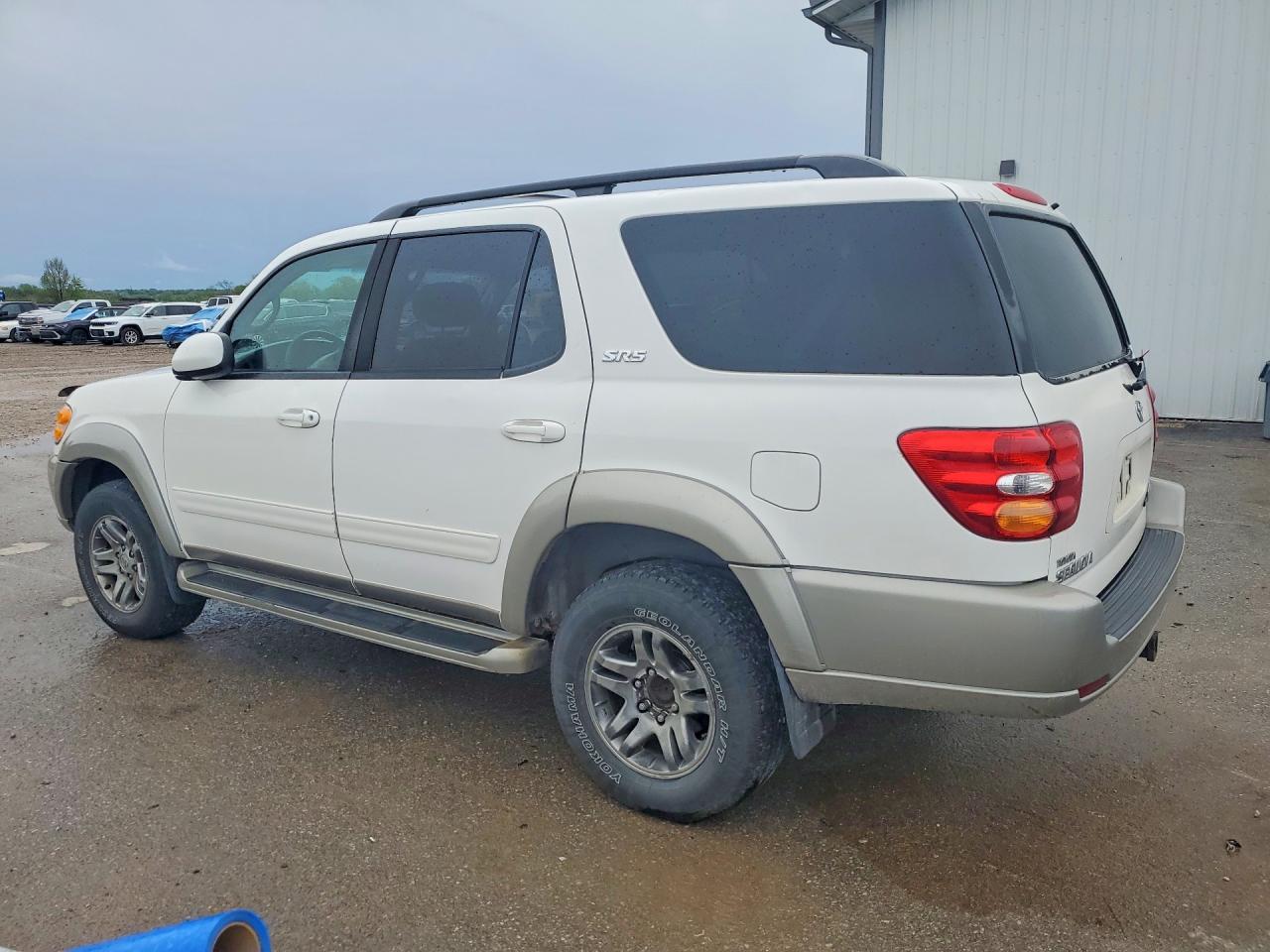 2003 TOYOTA SEQUOIA SR5 photo 3