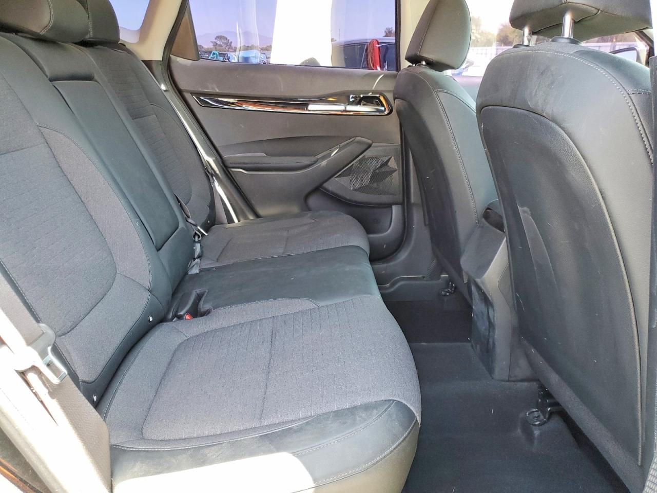 2021 KIA SELTOS S photo 21