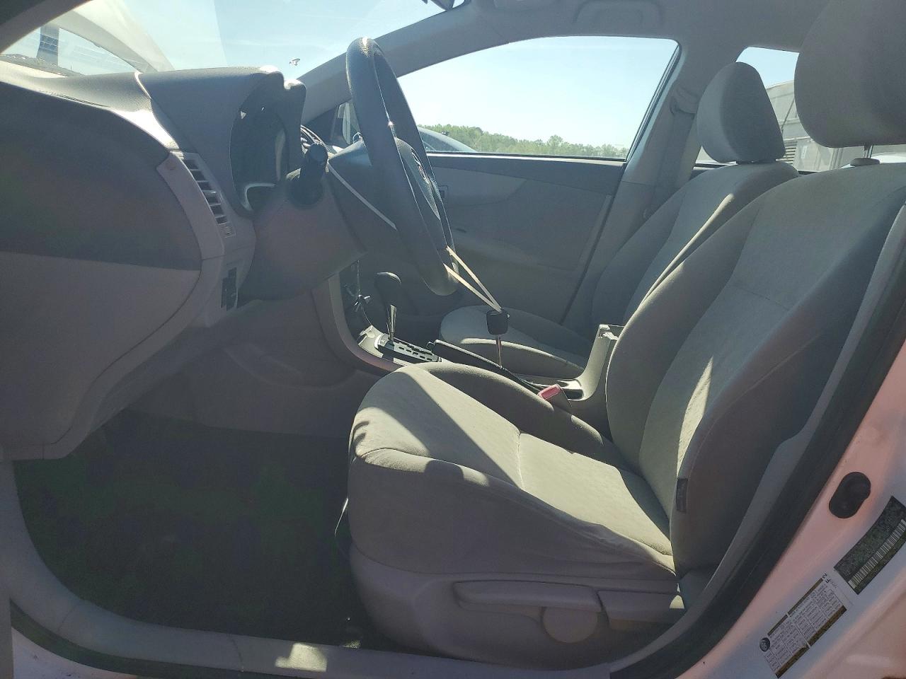 2009 TOYOTA COROLLA LE photo 13