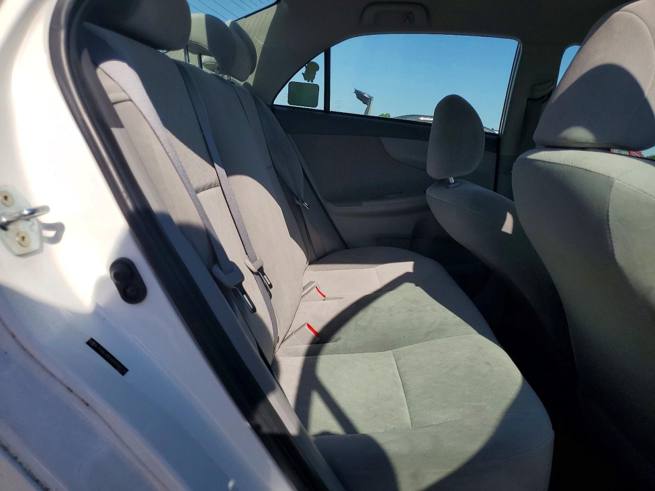 2009 TOYOTA COROLLA LE photo 19