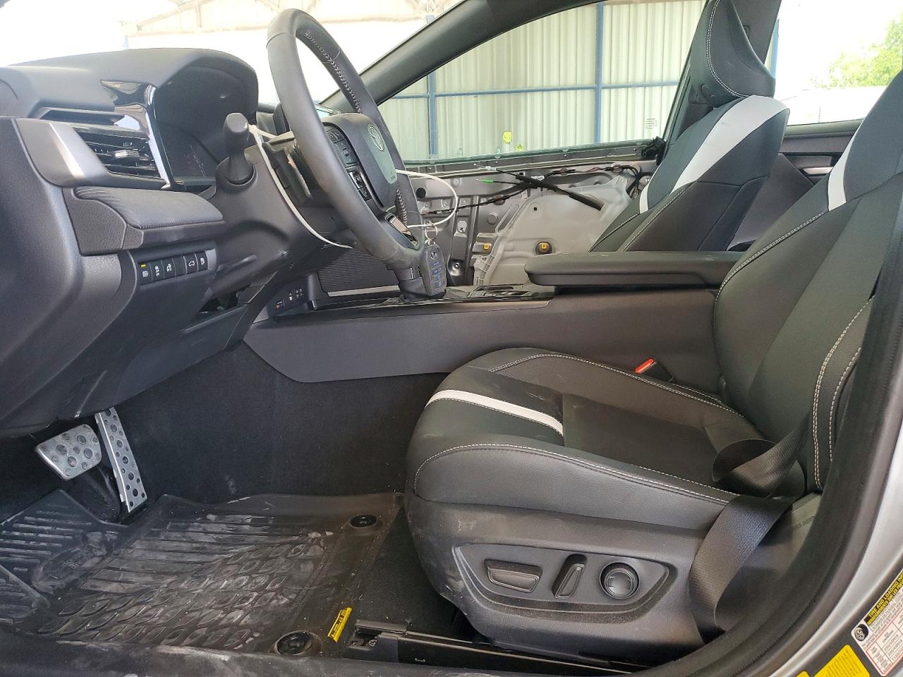 2025 TOYOTA CAMRY SE photo 7