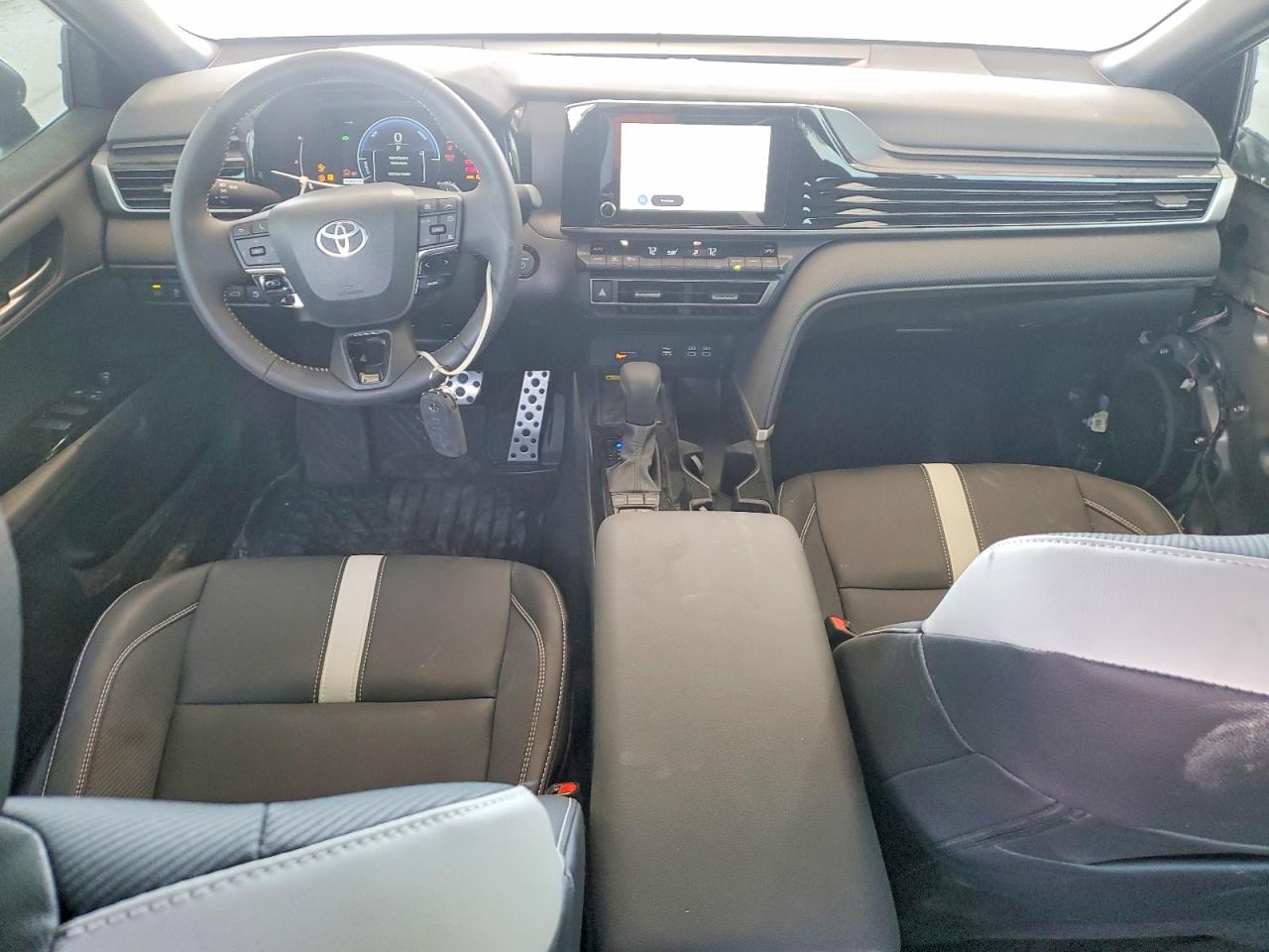 2025 TOYOTA CAMRY SE photo 8