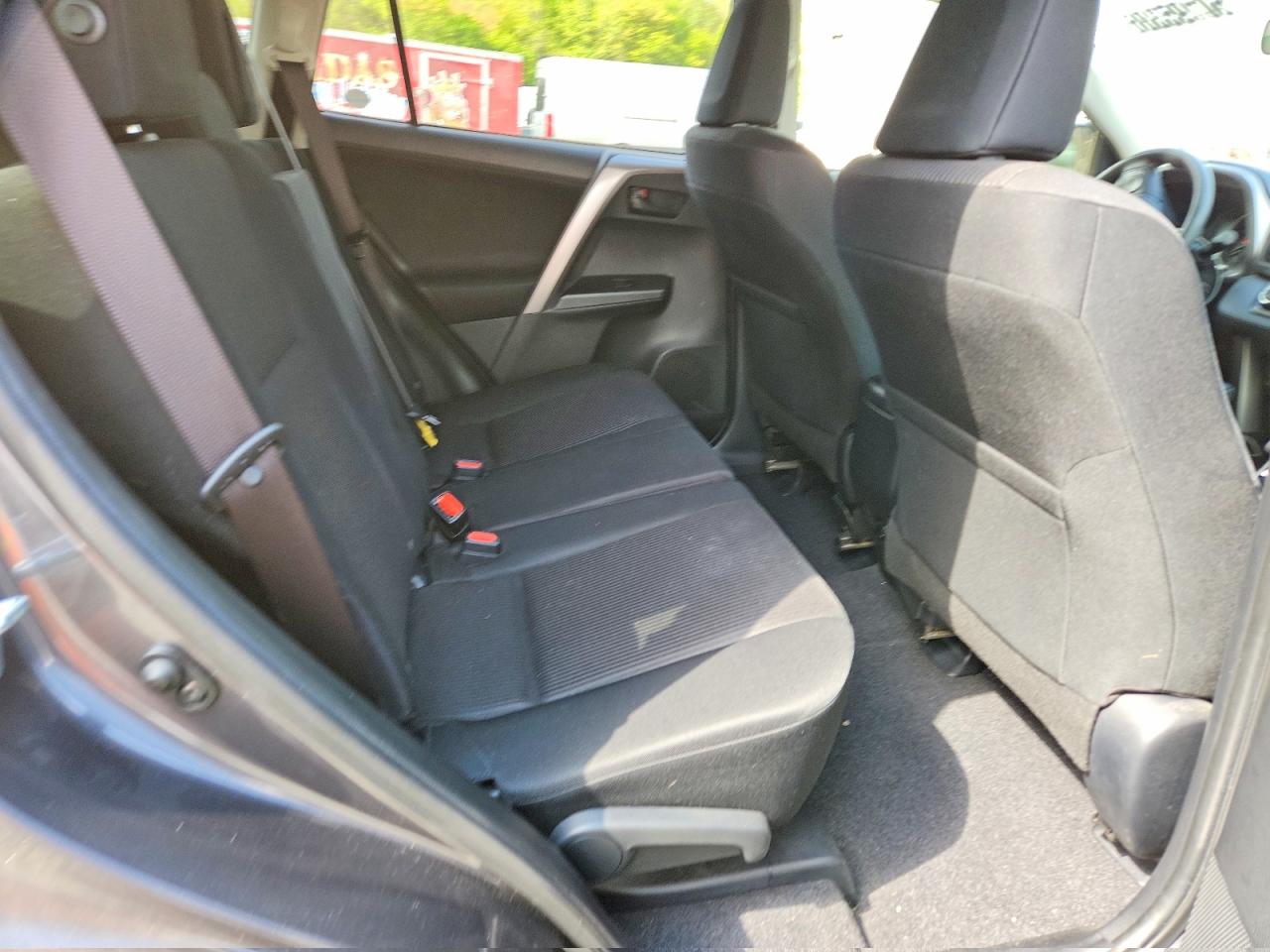 2017 TOYOTA RAV4 LE photo 11