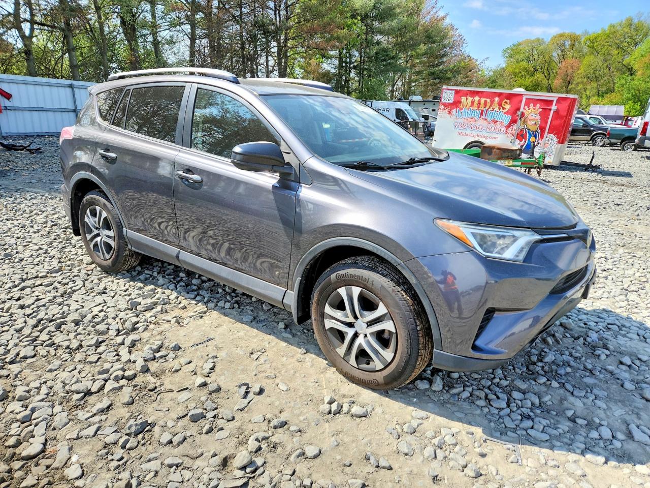 2017 TOYOTA RAV4 LE photo 4