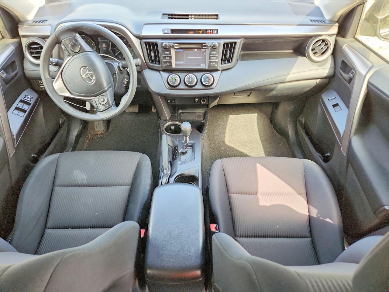 2017 TOYOTA RAV4 LE photo 8