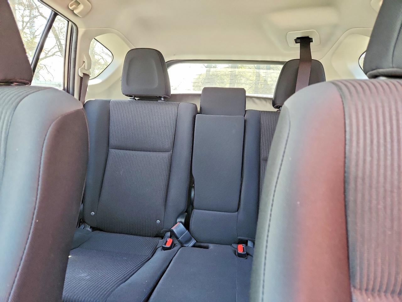 2017 TOYOTA RAV4 LE photo 10
