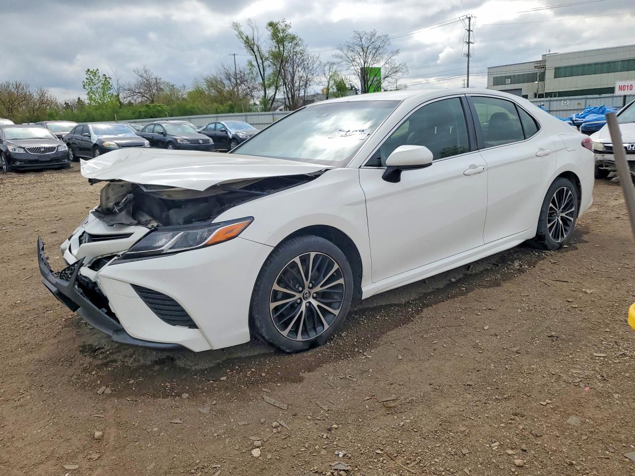 2018 TOYOTA CAMRY