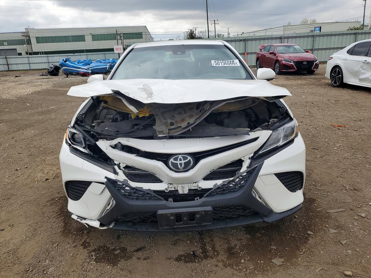 2018 TOYOTA CAMRY SE photo 13