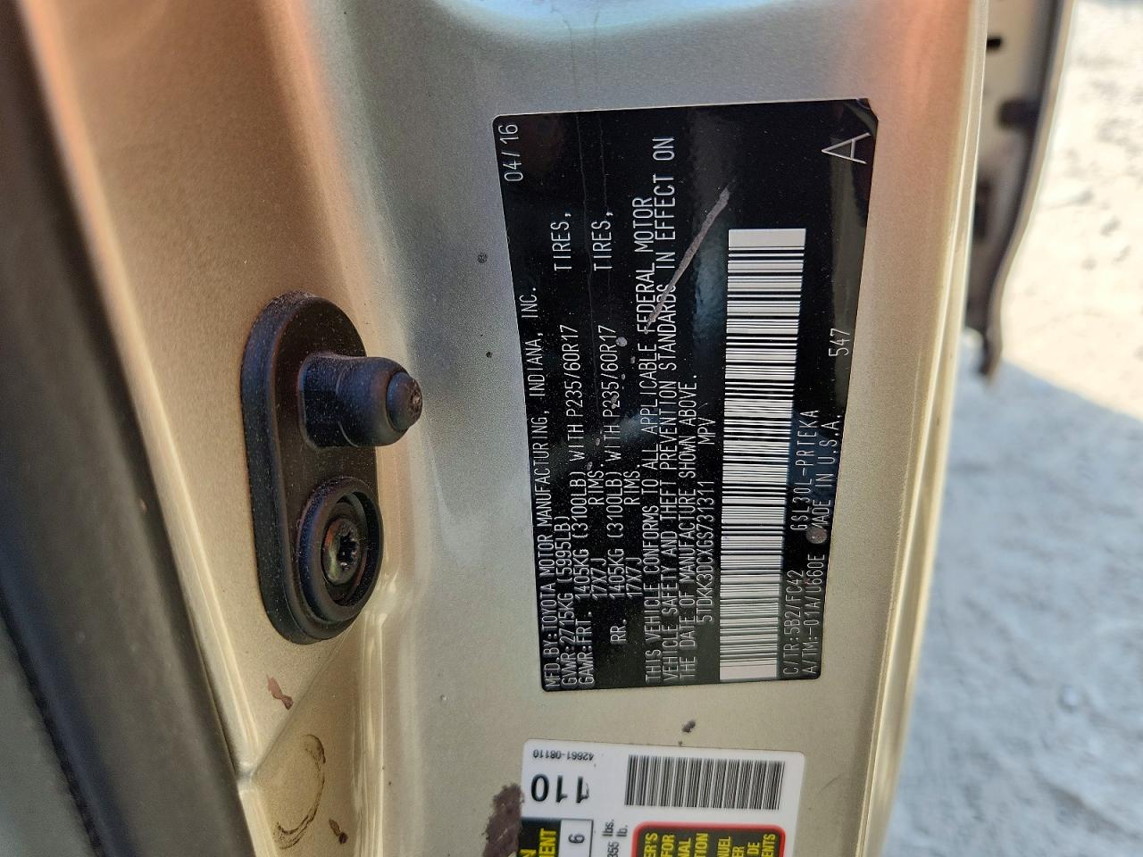 2016 TOYOTA SIENNA LE photo 25