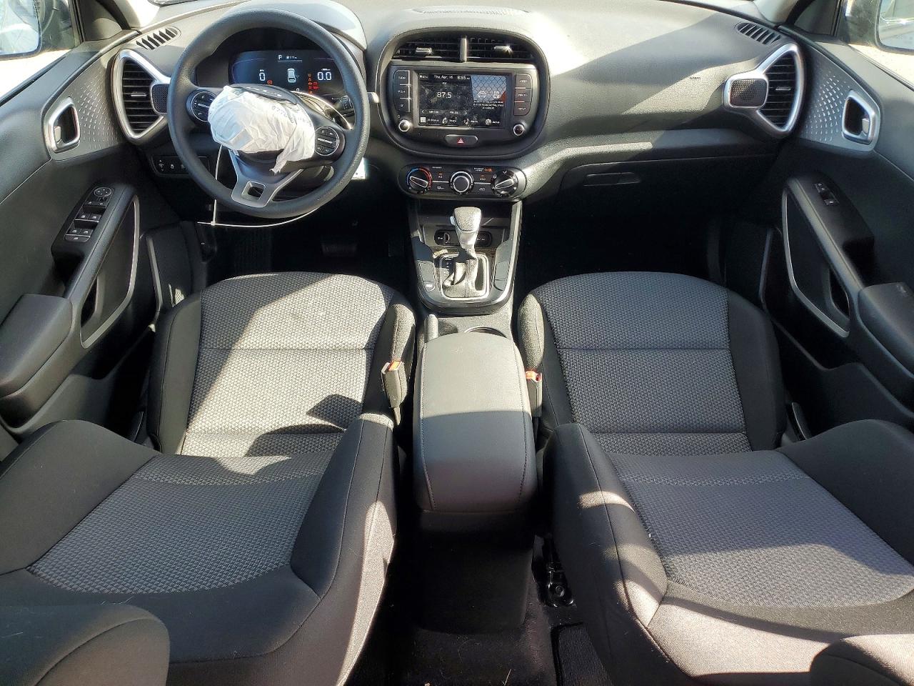 2025 KIA SOUL LX photo 8