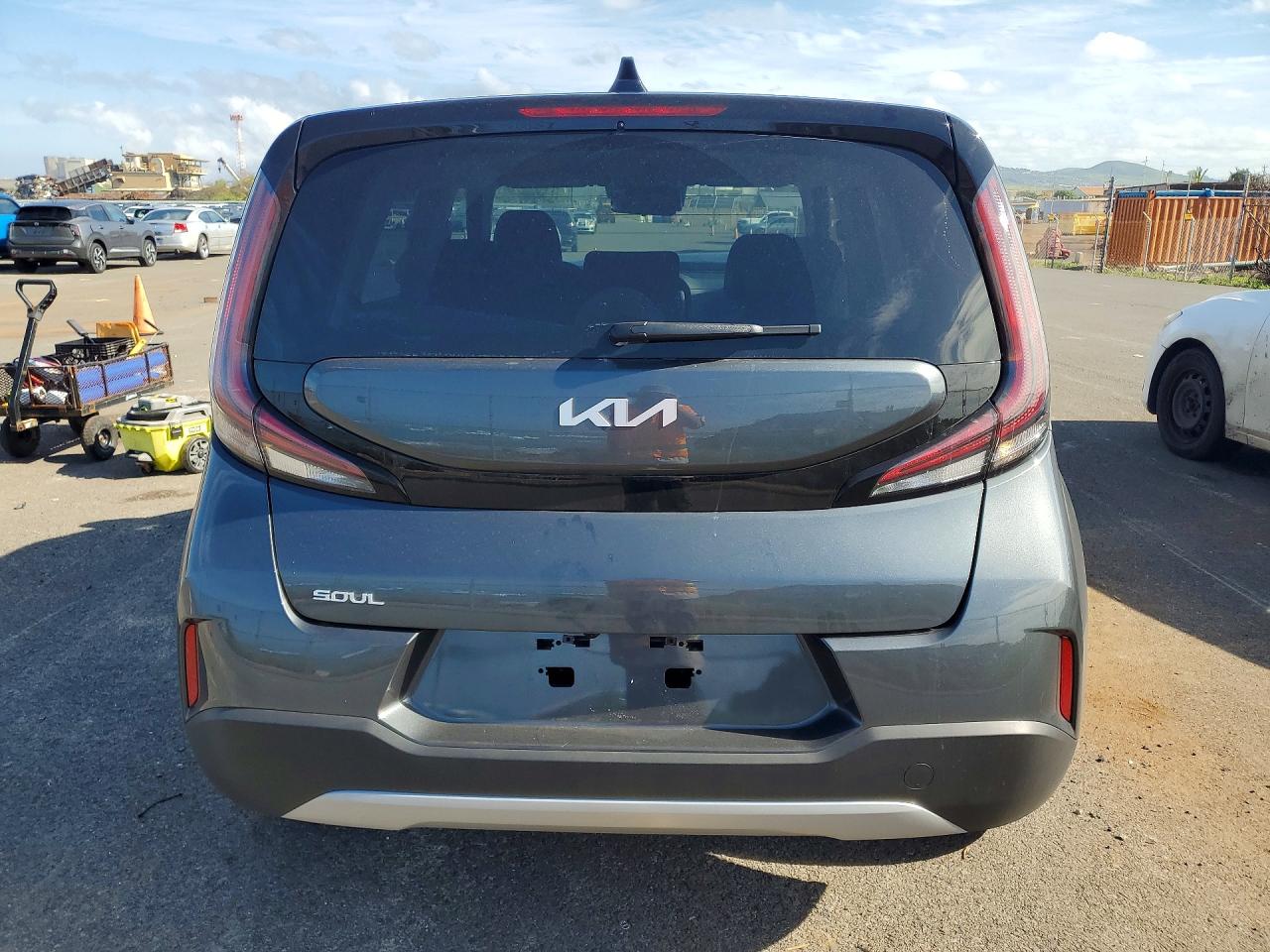 2025 KIA SOUL LX photo 6