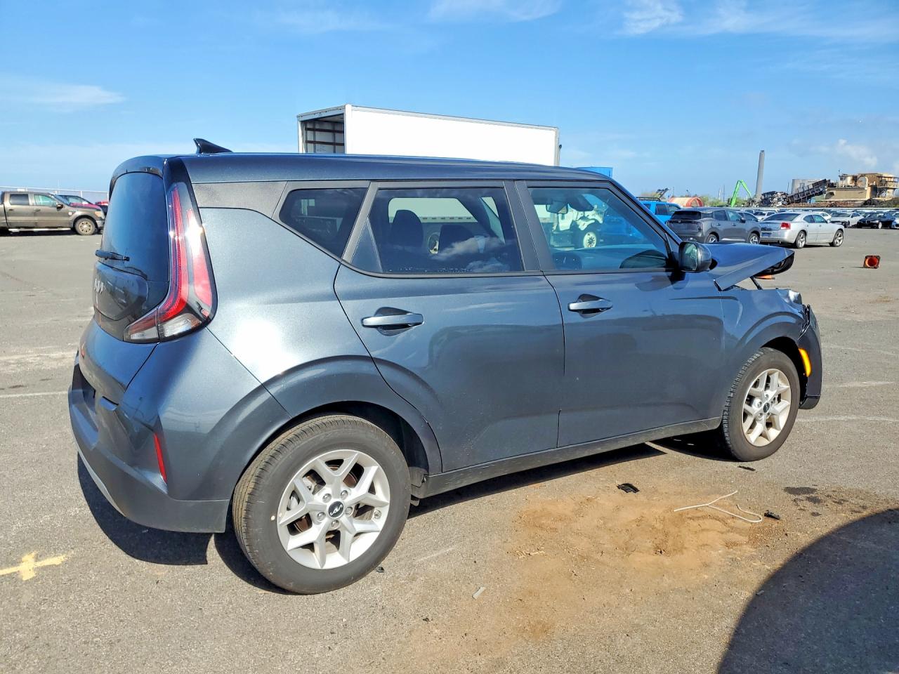 2025 KIA SOUL LX photo 3