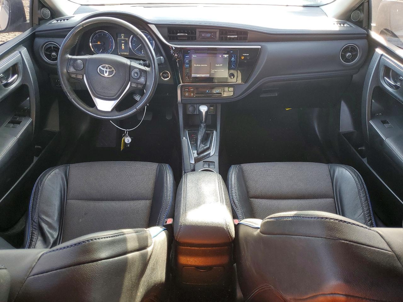 2017 TOYOTA COROLLA SE photo 8