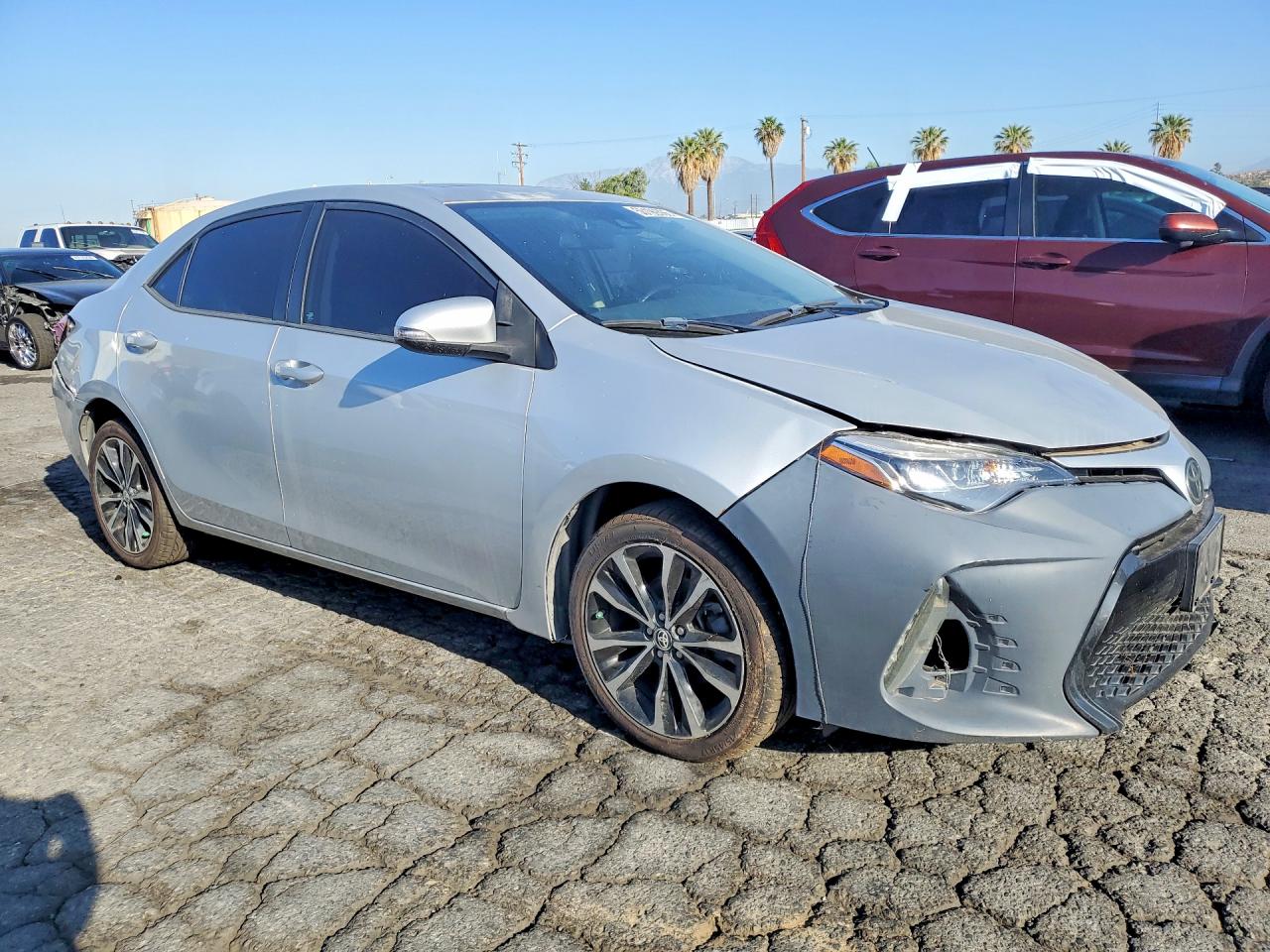 2017 TOYOTA COROLLA SE photo 4