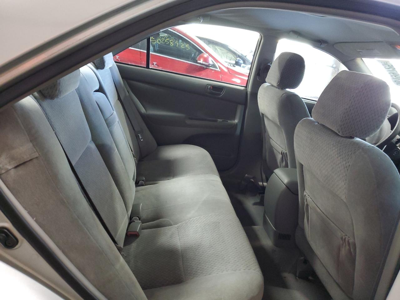 2004 TOYOTA CAMRY LE photo 10